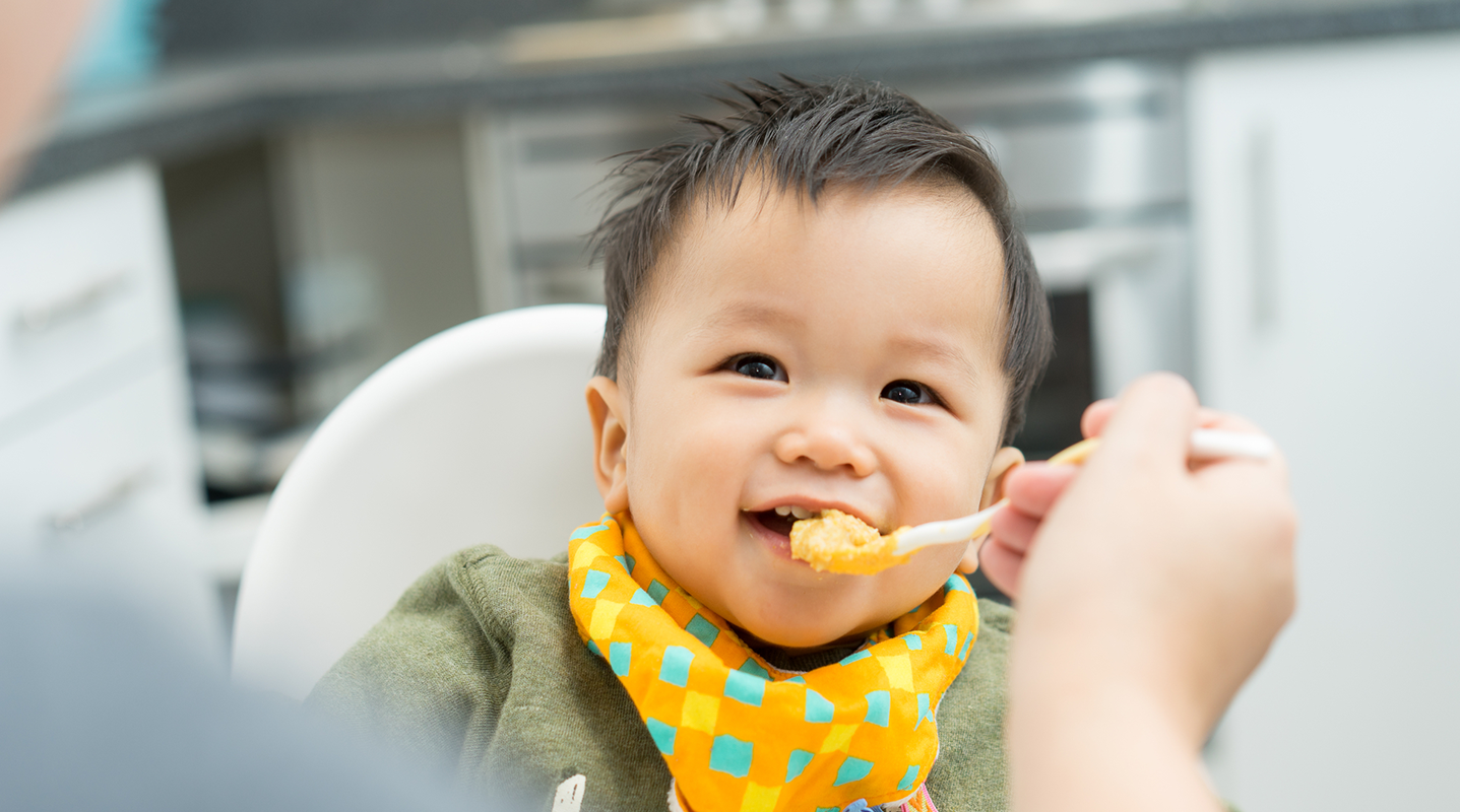 feeding baby boy solid food