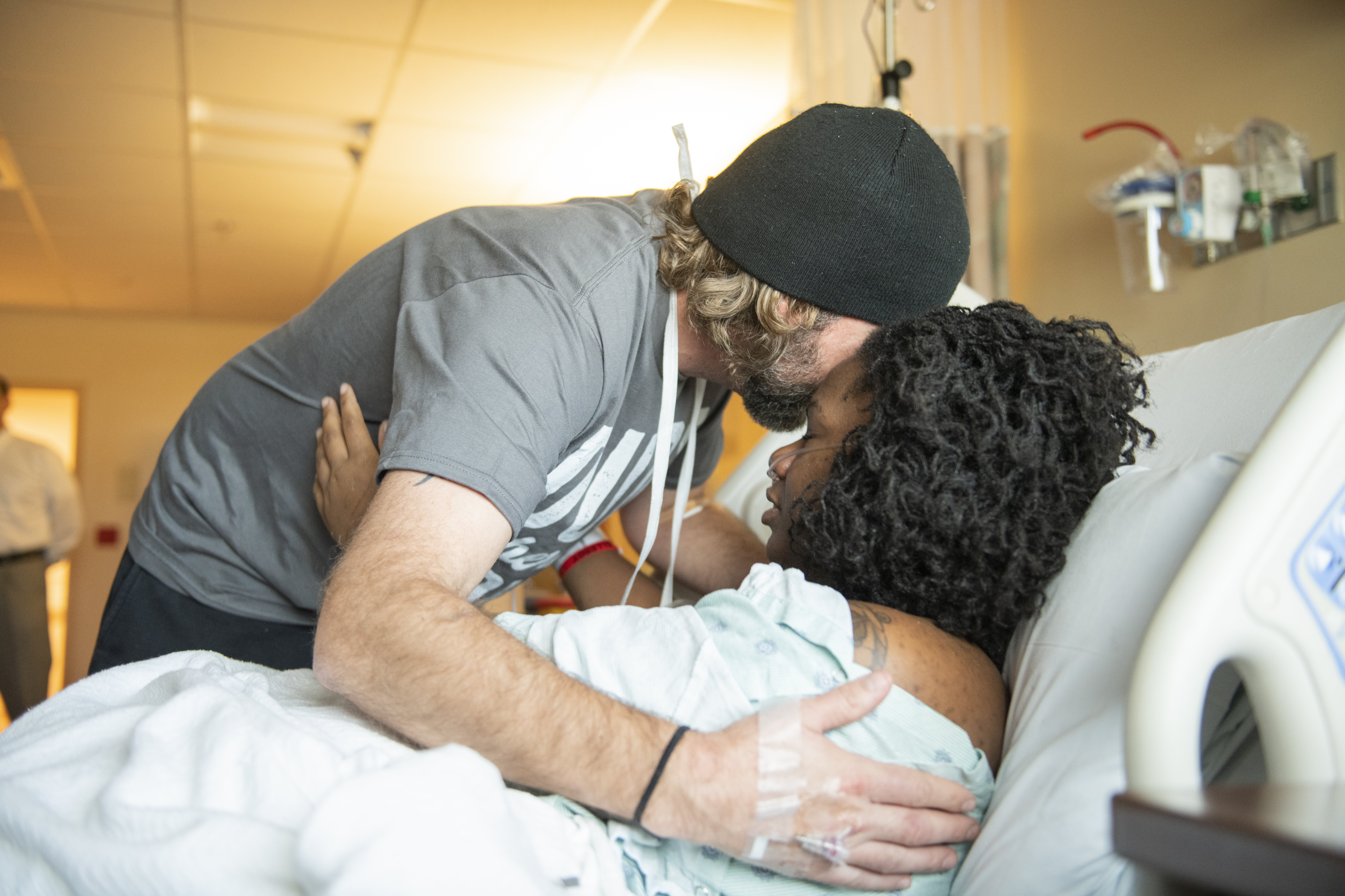 Kidney living donor hugging patient